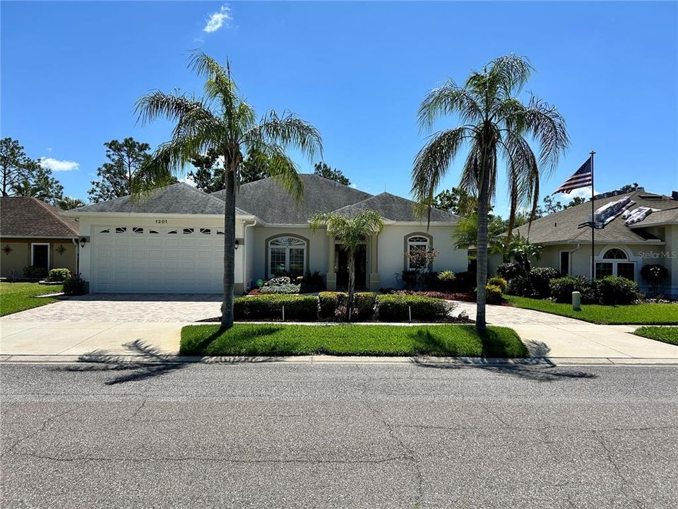 For Sale: $439,500 (3 beds, 2 baths, 1891 Square Feet)