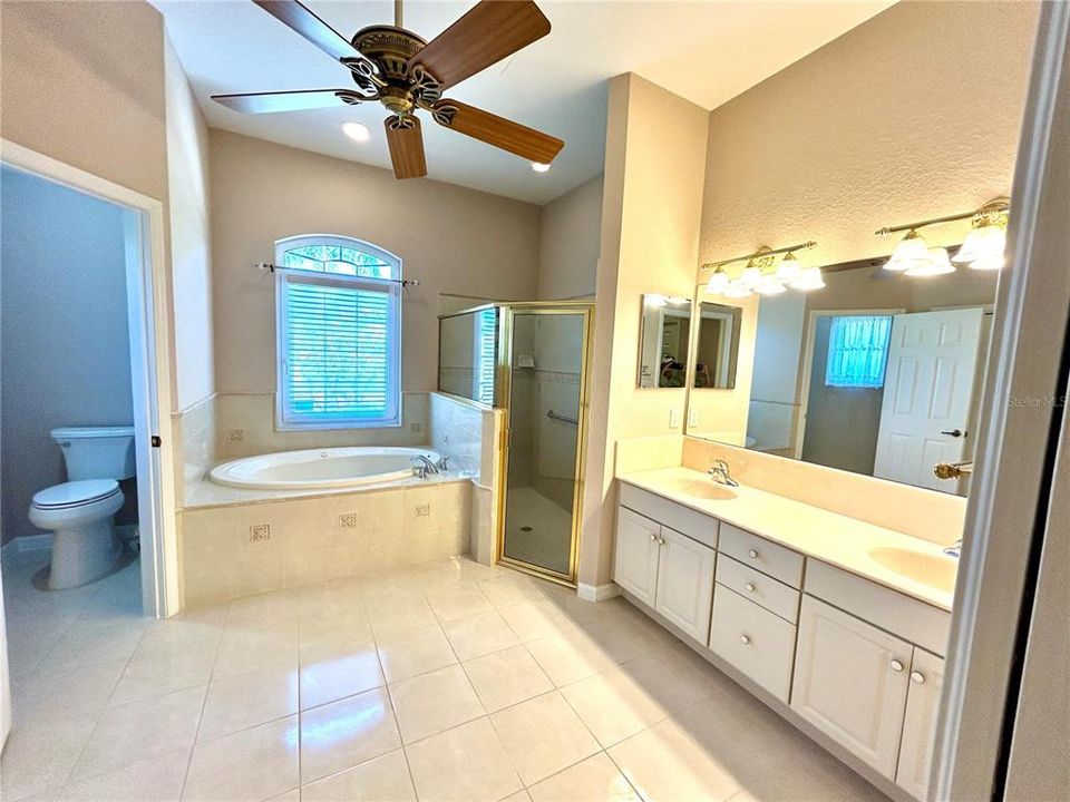 For Sale: $439,500 (3 beds, 2 baths, 1891 Square Feet)