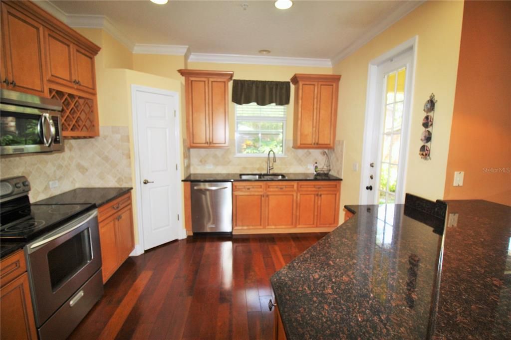 For Rent: $2,695 (3 beds, 2 baths, 1855 Square Feet)