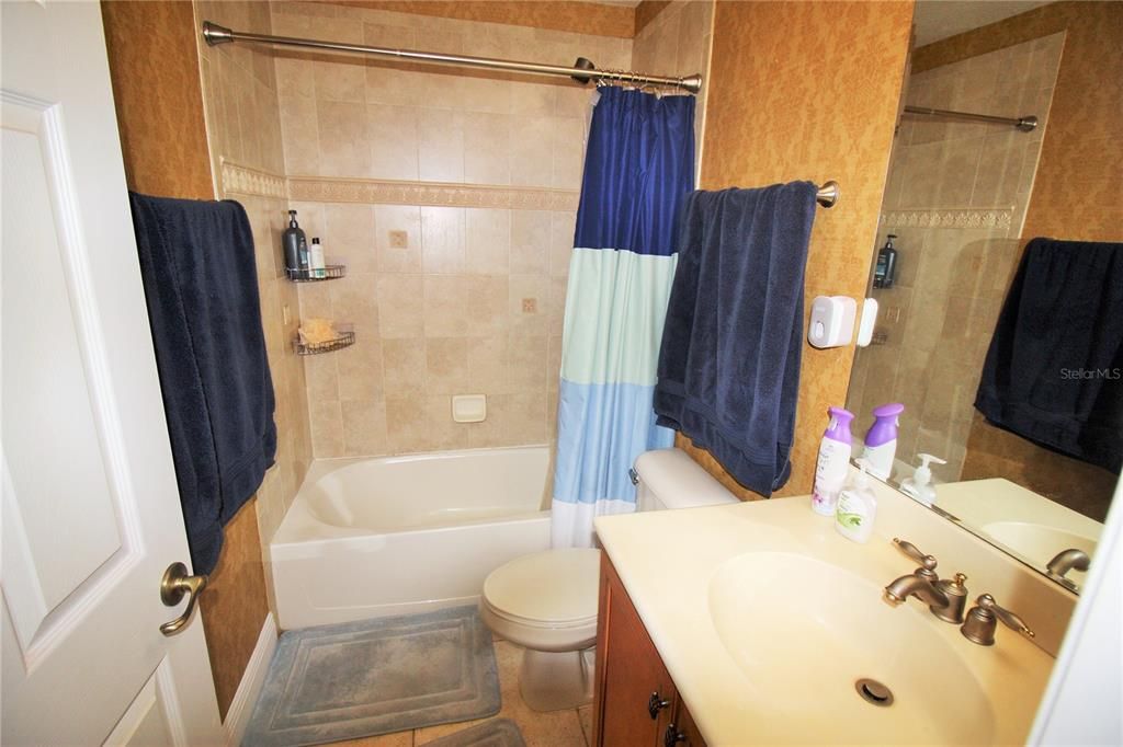 For Rent: $2,695 (3 beds, 2 baths, 1855 Square Feet)