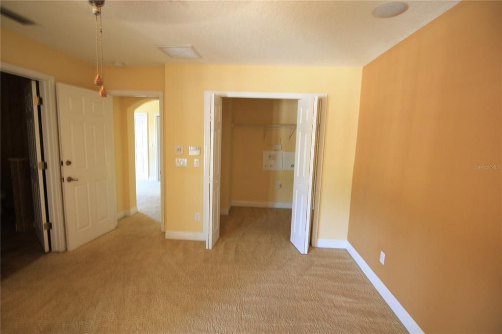 For Rent: $2,695 (3 beds, 2 baths, 1855 Square Feet)