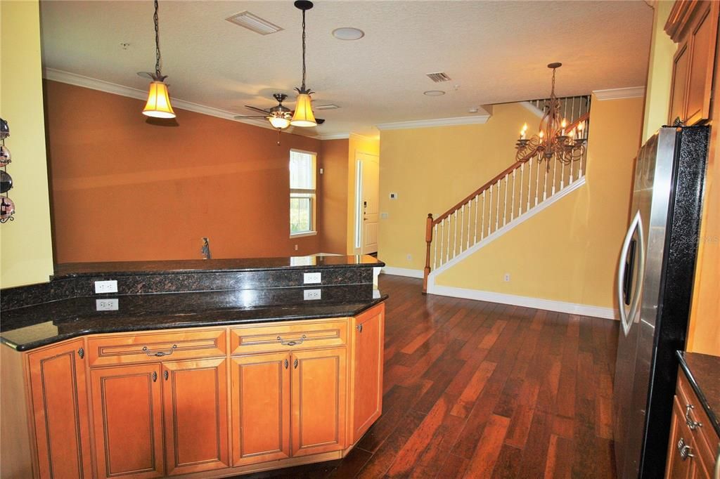 For Rent: $2,695 (3 beds, 2 baths, 1855 Square Feet)