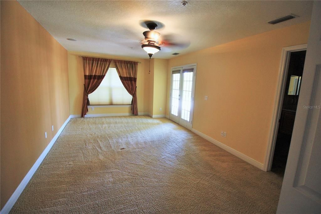 For Rent: $2,695 (3 beds, 2 baths, 1855 Square Feet)