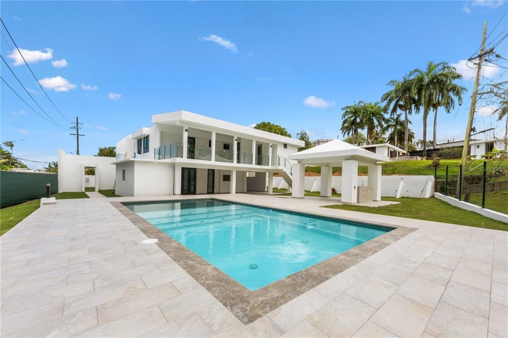 Под контрактом: $955,000 (3 спален, 3 ванн, 2360 Квадратных фут)