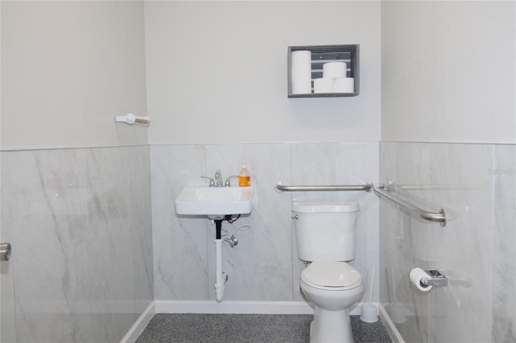 На продажу: $70,800 (0 спален, 0 ванн, 132 Квадратных фут)