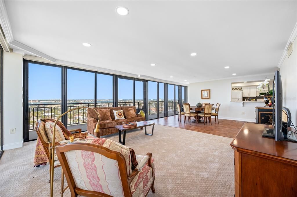 En Venta: $1,295,000 (2 camas, 2 baños, 1510 Pies cuadrados)