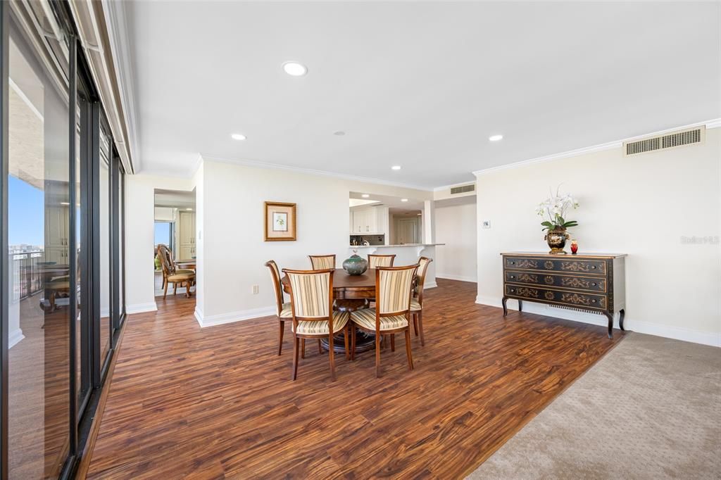 En Venta: $1,295,000 (2 camas, 2 baños, 1510 Pies cuadrados)