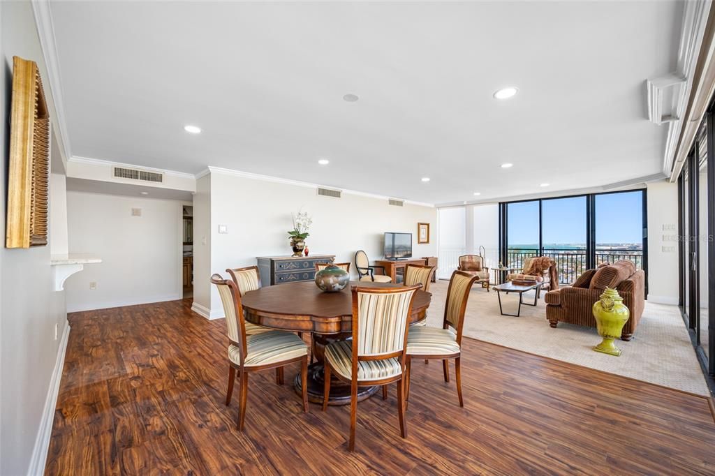 En Venta: $1,295,000 (2 camas, 2 baños, 1510 Pies cuadrados)