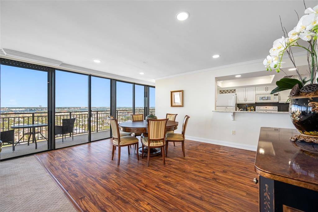 En Venta: $1,295,000 (2 camas, 2 baños, 1510 Pies cuadrados)