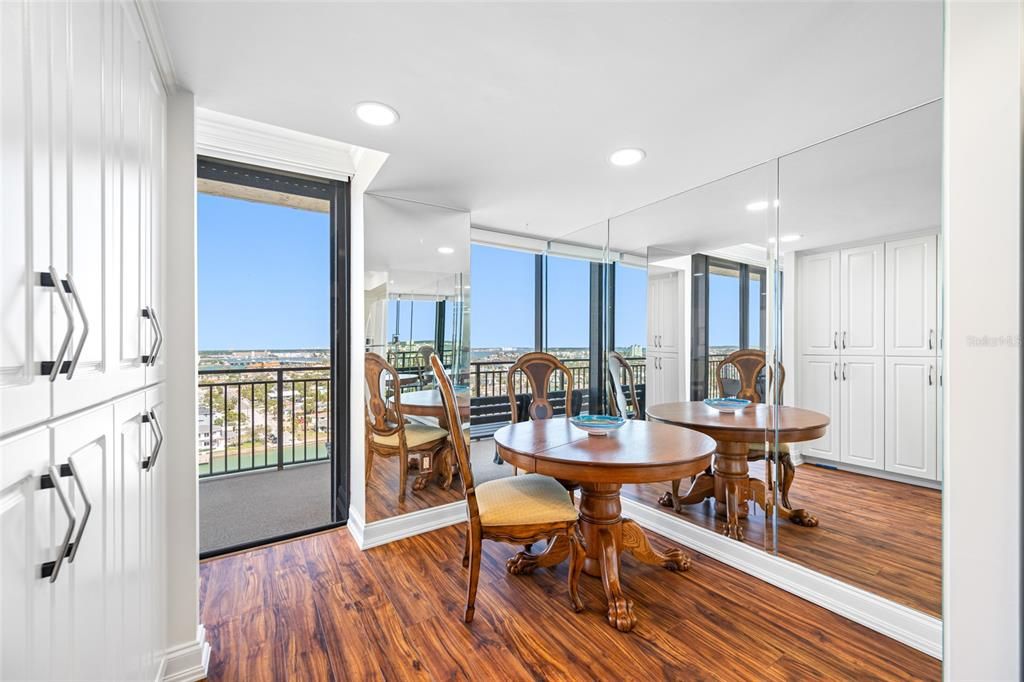 En Venta: $1,295,000 (2 camas, 2 baños, 1510 Pies cuadrados)