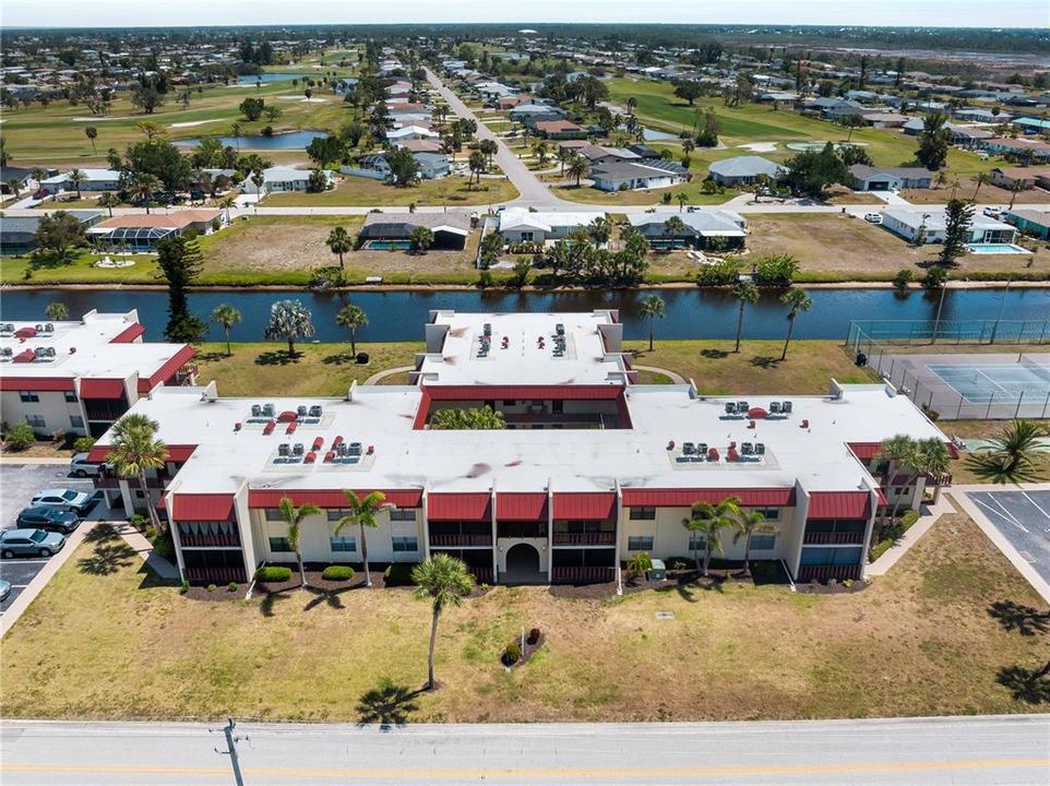 For Sale: $124,900 (1 beds, 1 baths, 780 Square Feet)