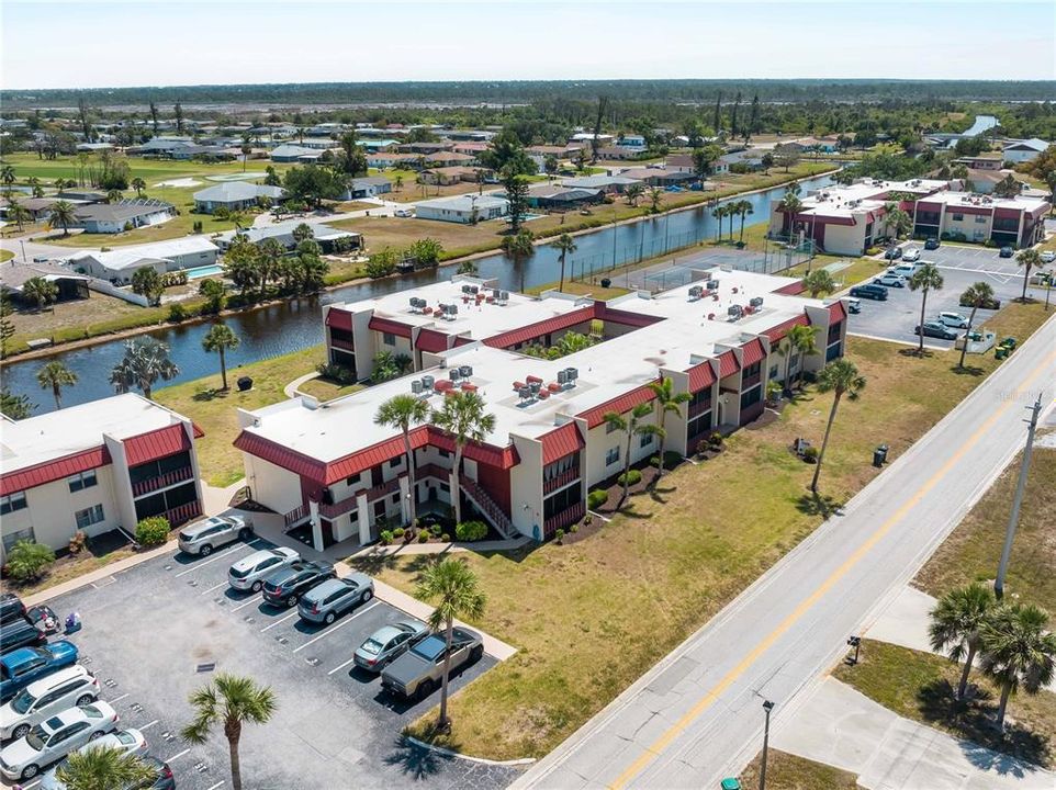 For Sale: $124,900 (1 beds, 1 baths, 780 Square Feet)