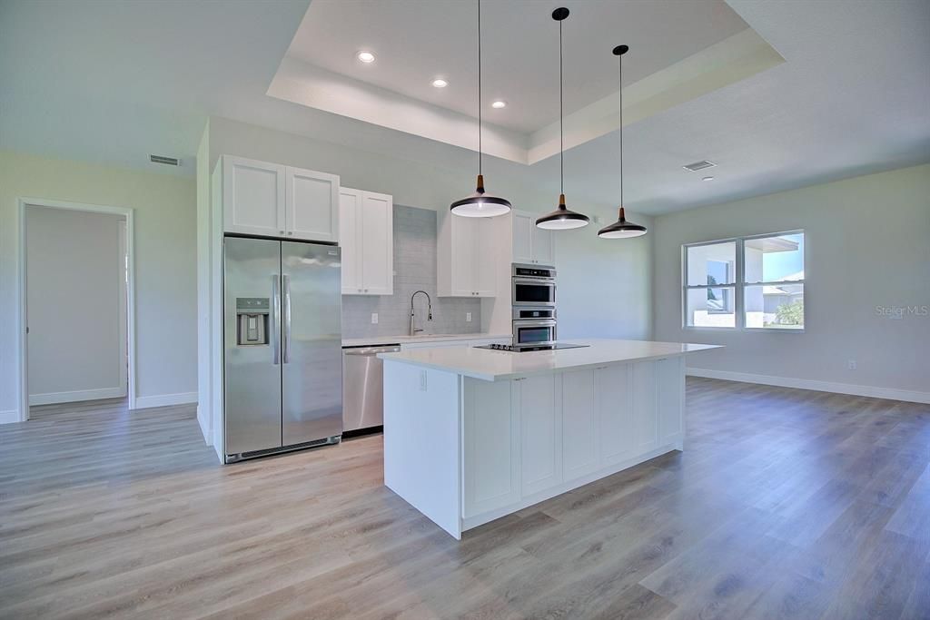 待售: $438,000 (3 贝兹, 2 浴室, 2221 平方英尺)