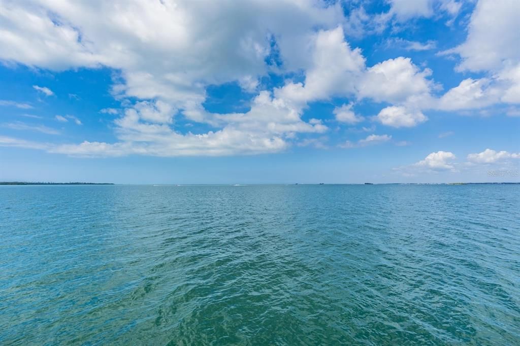 En Venta: $269,900 (2 camas, 2 baños, 975 Pies cuadrados)