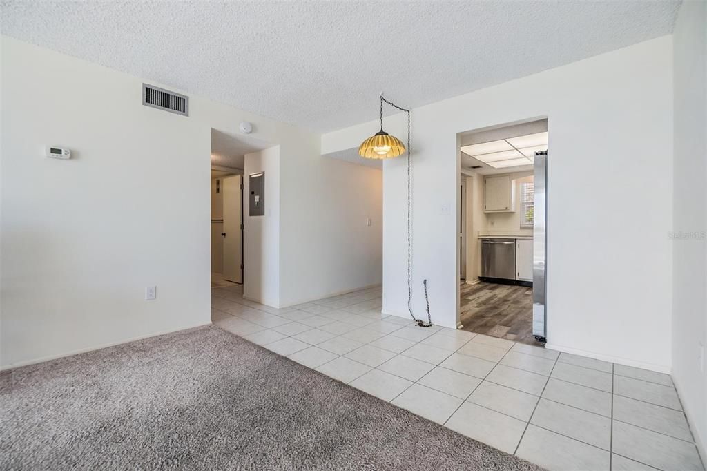 En Venta: $269,900 (2 camas, 2 baños, 975 Pies cuadrados)