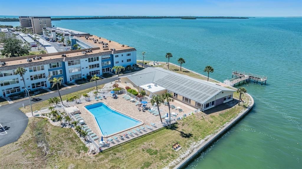 En Venta: $269,900 (2 camas, 2 baños, 975 Pies cuadrados)