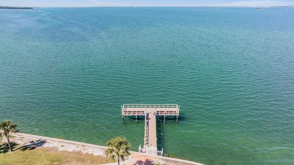 En Venta: $269,900 (2 camas, 2 baños, 975 Pies cuadrados)