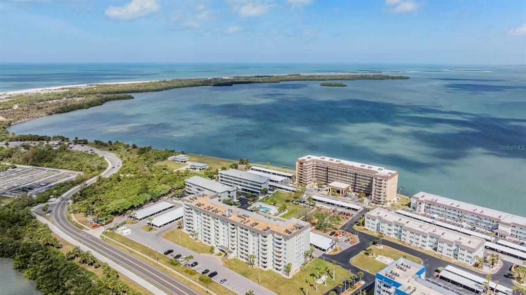 En Venta: $269,900 (2 camas, 2 baños, 975 Pies cuadrados)