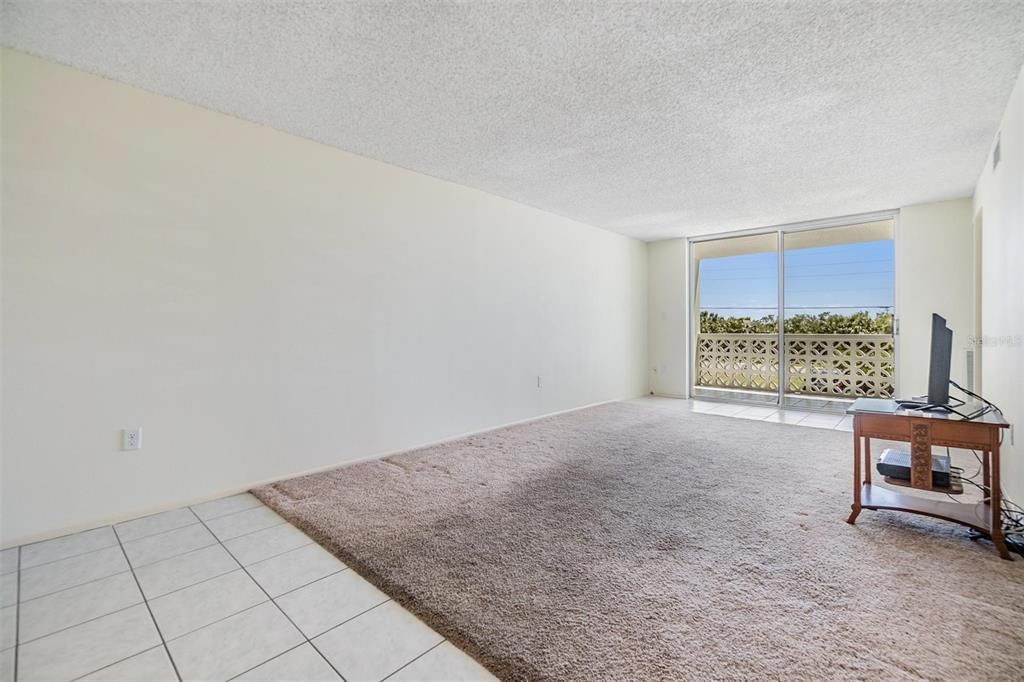 En Venta: $269,900 (2 camas, 2 baños, 975 Pies cuadrados)