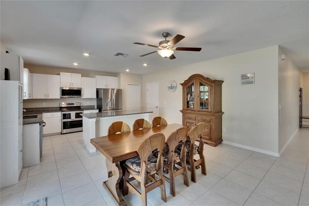 For Sale: $449,900 (4 beds, 2 baths, 2635 Square Feet)