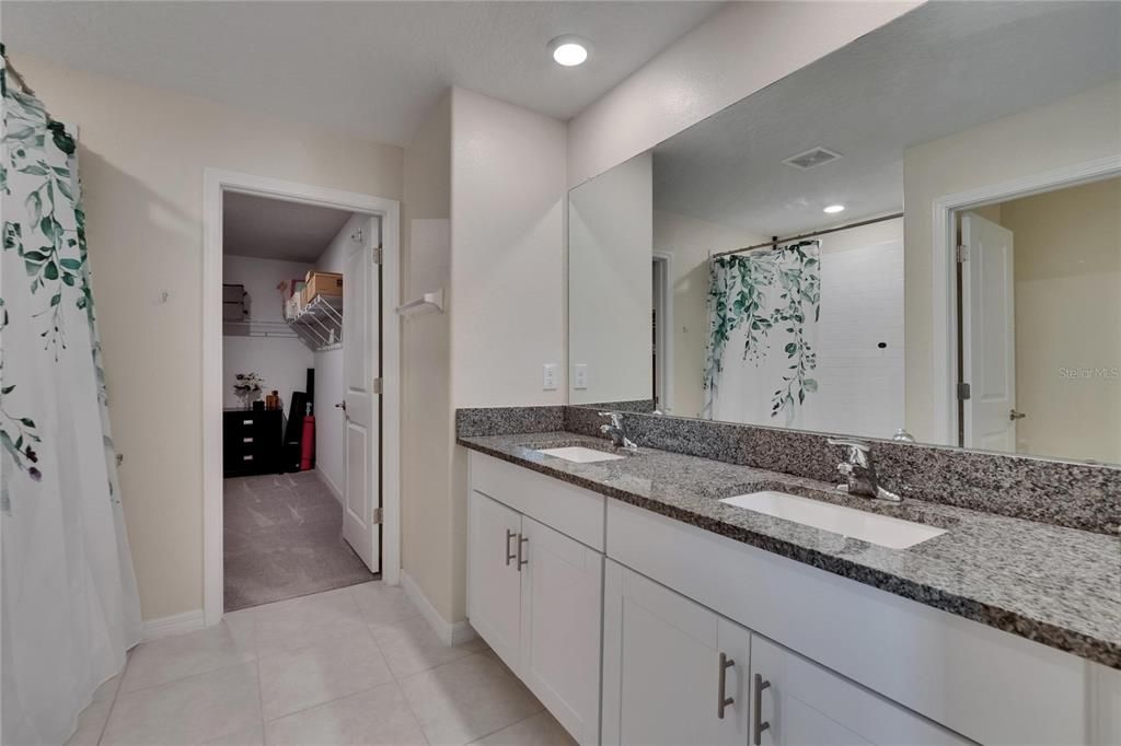 For Sale: $449,900 (4 beds, 2 baths, 2635 Square Feet)