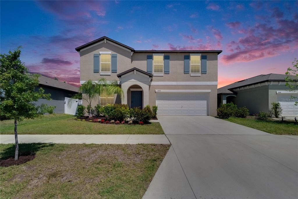 For Sale: $449,900 (4 beds, 2 baths, 2635 Square Feet)