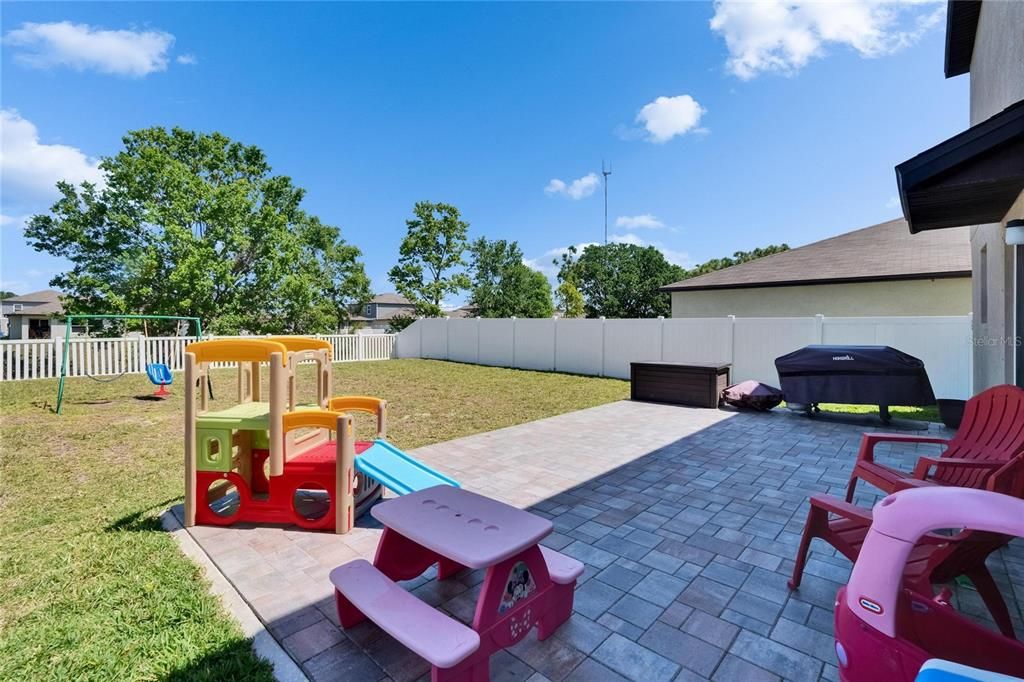 For Sale: $449,900 (4 beds, 2 baths, 2635 Square Feet)