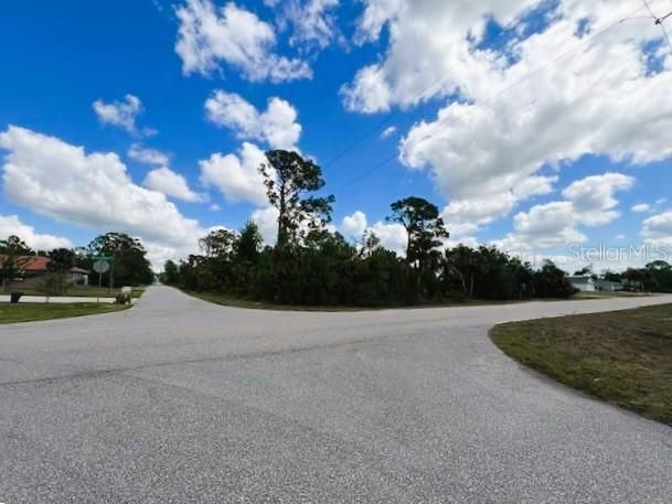 На продажу: $31,500 (0.48 acres)