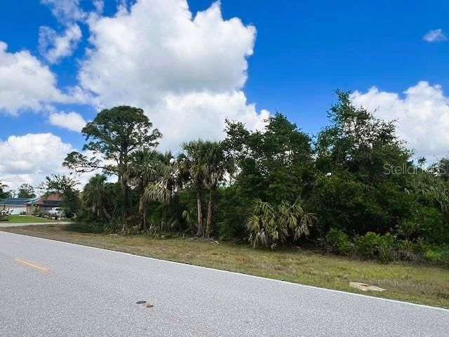 На продажу: $31,500 (0.48 acres)