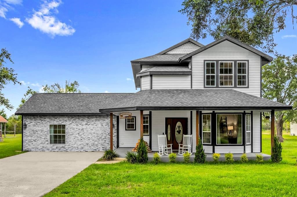 最近售出: $950,000 (3 贝兹, 2 浴室, 2618 平方英尺)