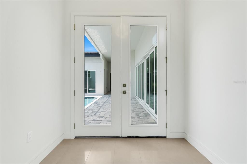 待售: $900,000 (4 贝兹, 3 浴室, 2700 平方英尺)