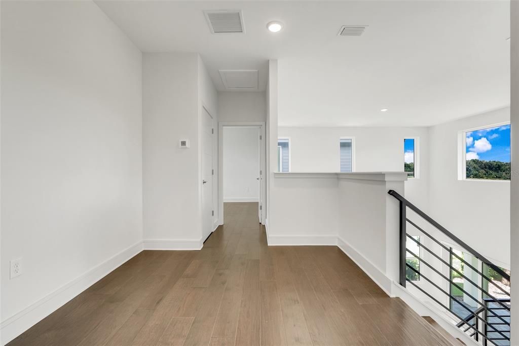 待售: $900,000 (4 贝兹, 3 浴室, 2700 平方英尺)