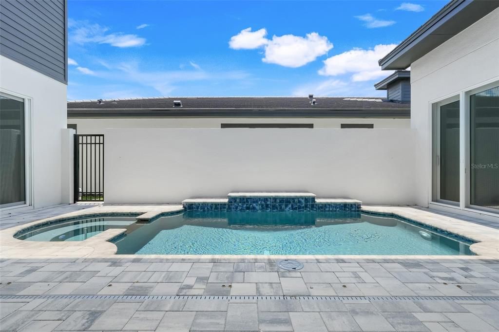 待售: $900,000 (4 贝兹, 3 浴室, 2700 平方英尺)