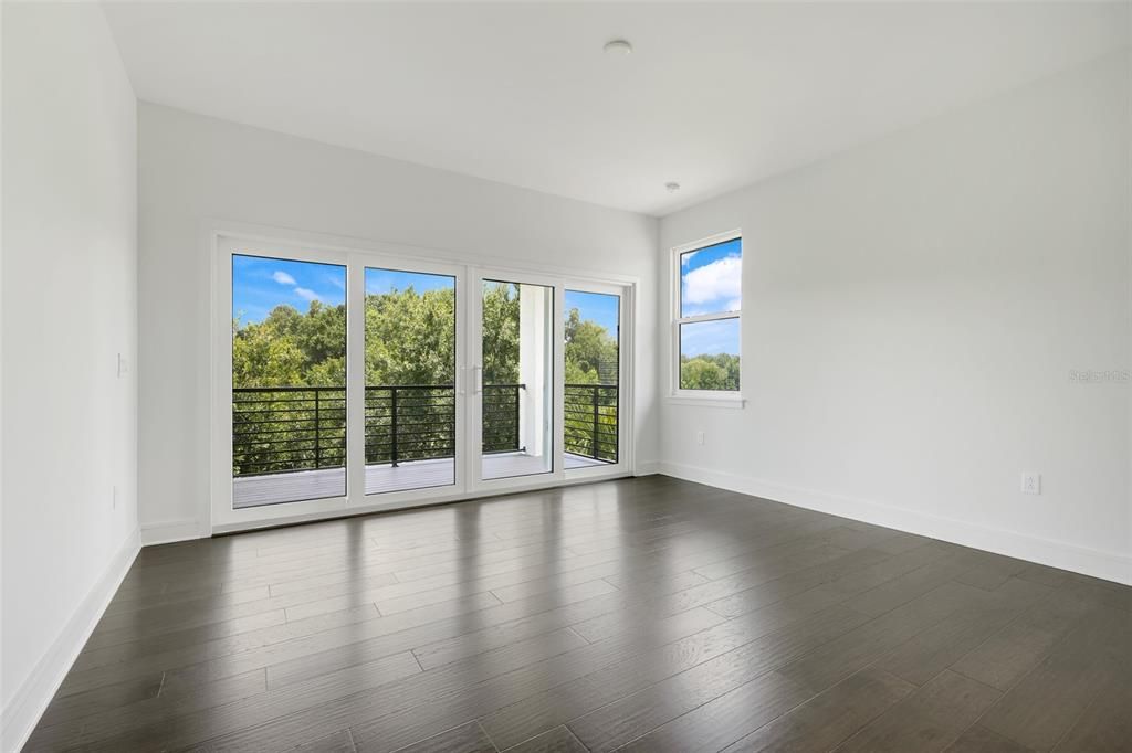 待售: $900,000 (4 贝兹, 3 浴室, 2700 平方英尺)