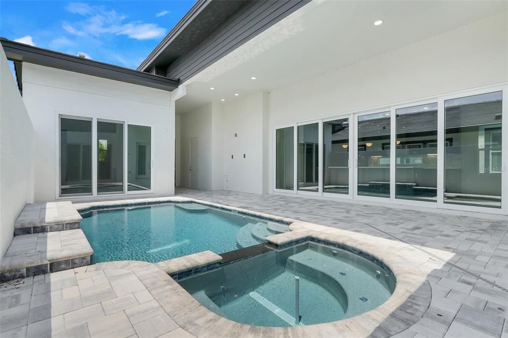 待售: $900,000 (4 贝兹, 3 浴室, 2700 平方英尺)