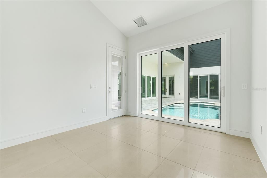 待售: $900,000 (4 贝兹, 3 浴室, 2700 平方英尺)