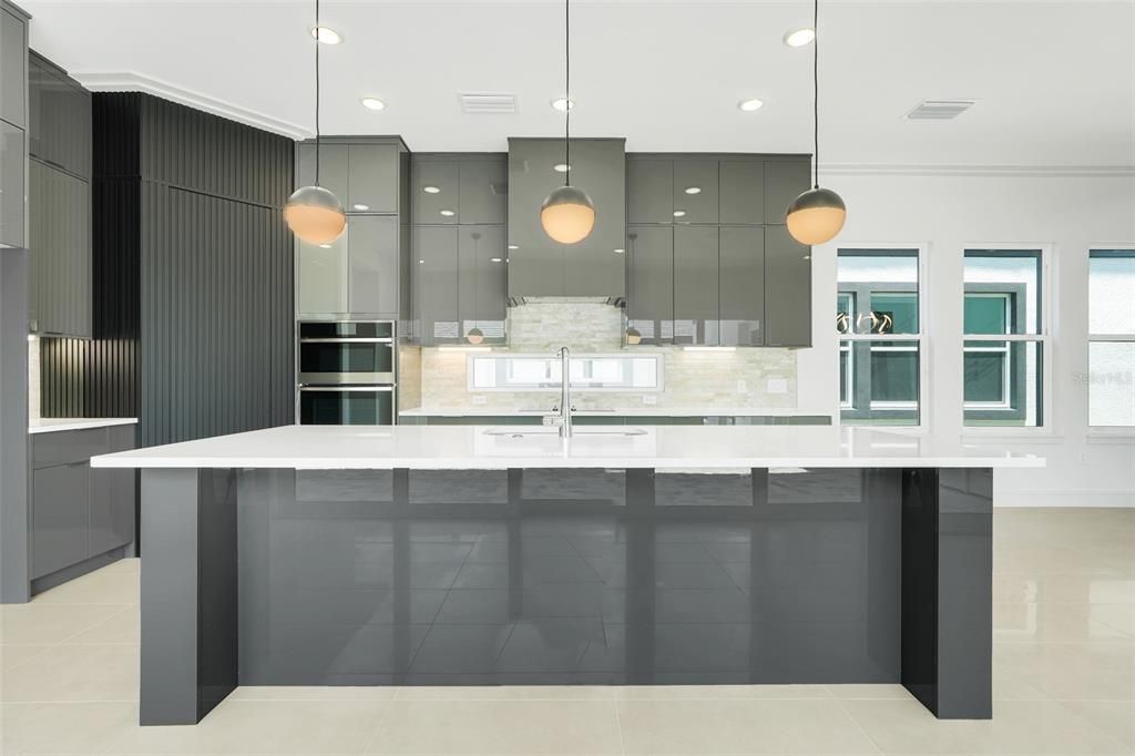 待售: $900,000 (4 贝兹, 3 浴室, 2700 平方英尺)