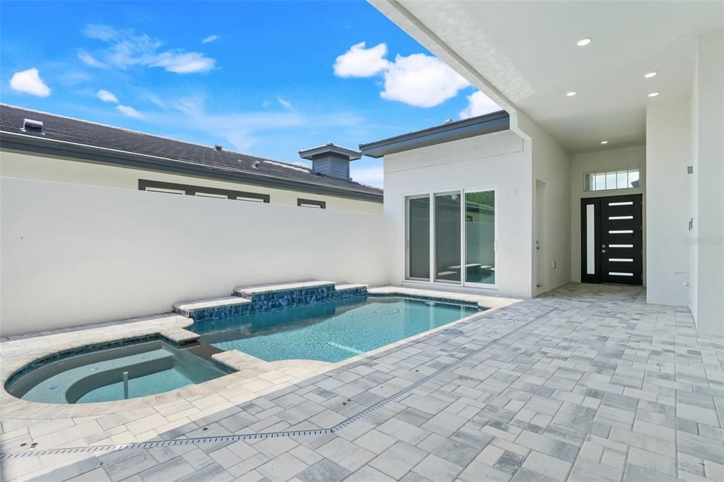 待售: $900,000 (4 贝兹, 3 浴室, 2700 平方英尺)