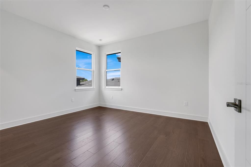 待售: $900,000 (4 贝兹, 3 浴室, 2700 平方英尺)