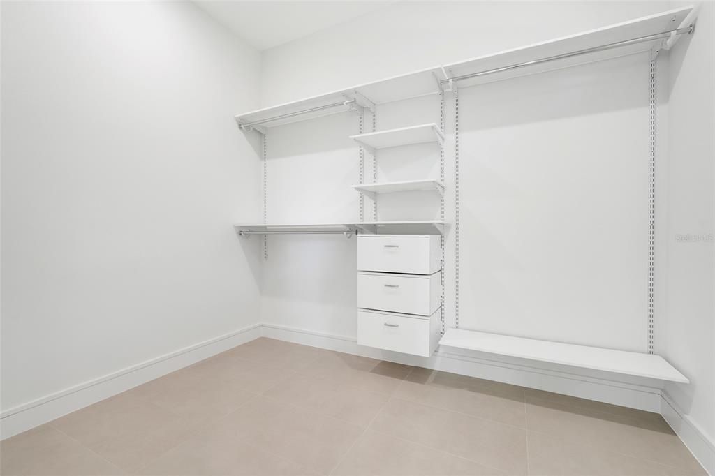 待售: $900,000 (4 贝兹, 3 浴室, 2700 平方英尺)