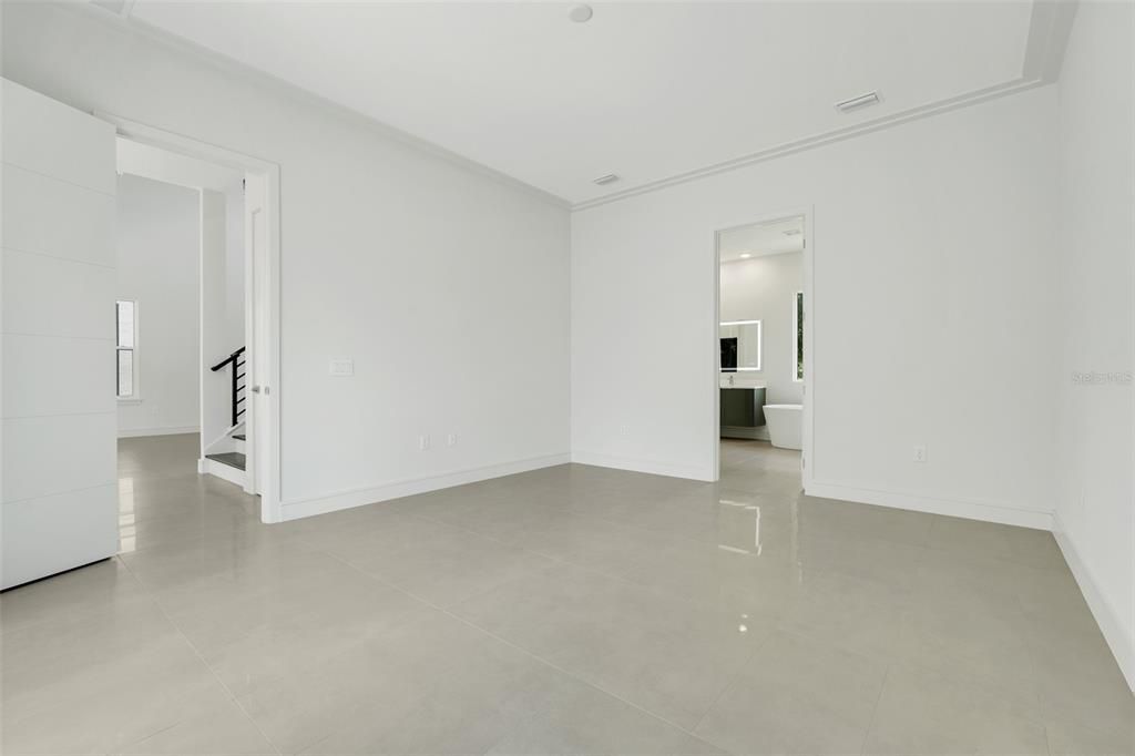 待售: $900,000 (4 贝兹, 3 浴室, 2700 平方英尺)