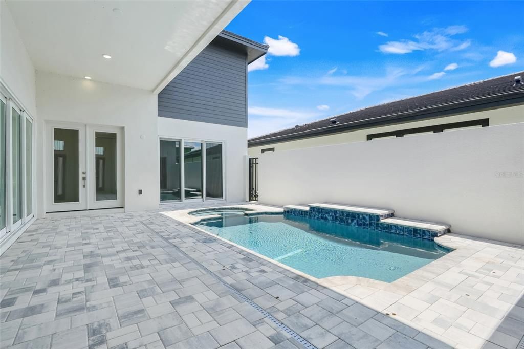 待售: $900,000 (4 贝兹, 3 浴室, 2700 平方英尺)