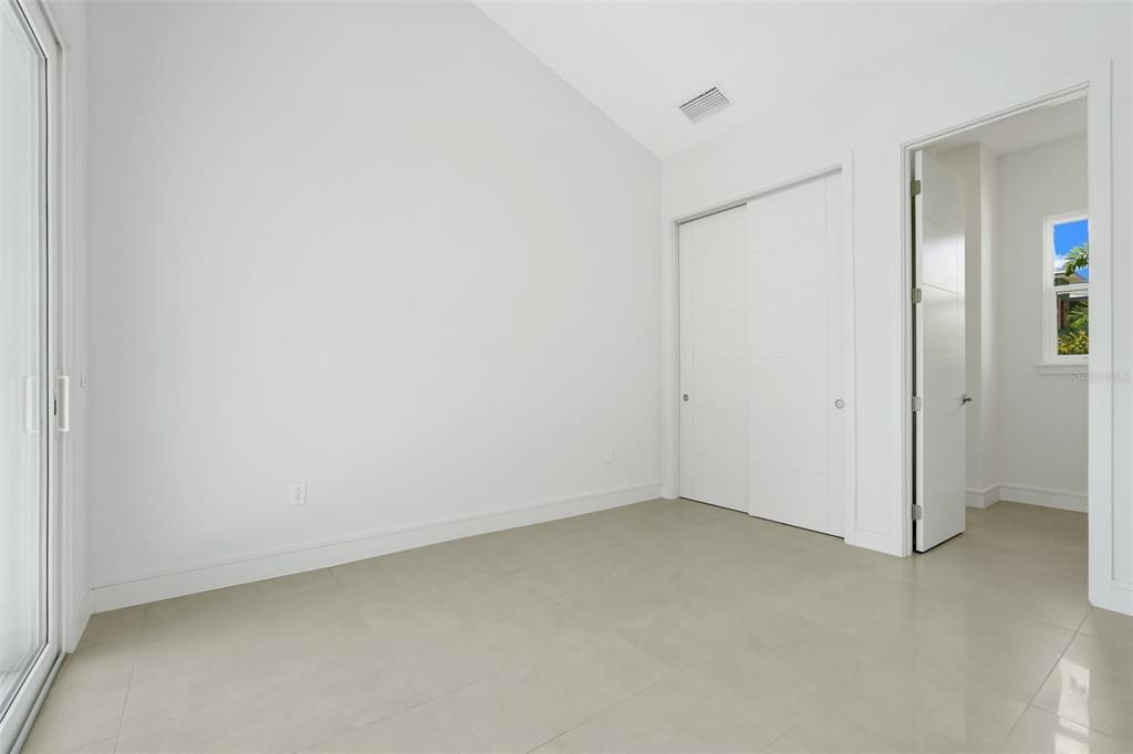 待售: $900,000 (4 贝兹, 3 浴室, 2700 平方英尺)