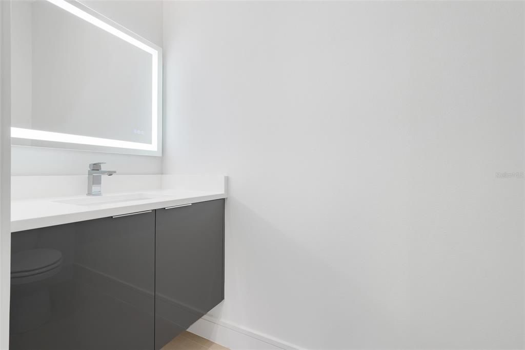 待售: $900,000 (4 贝兹, 3 浴室, 2700 平方英尺)