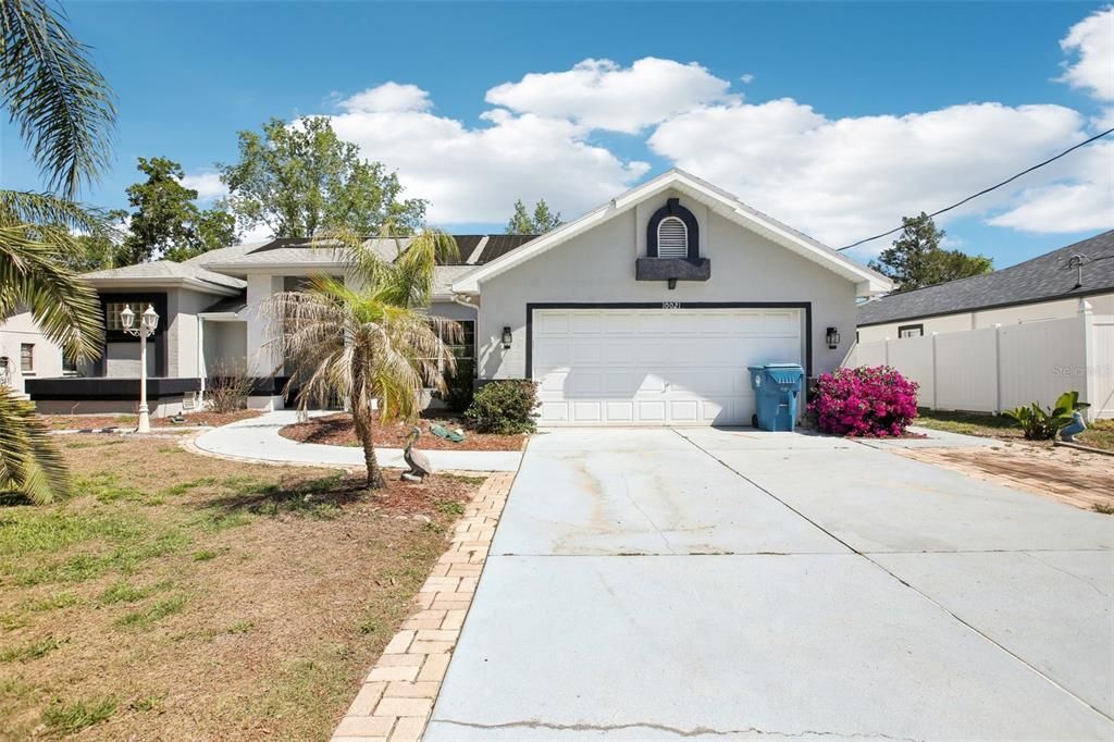 Vendido Recientemente: $325,000 (4 camas, 2 baños, 2010 Pies cuadrados)