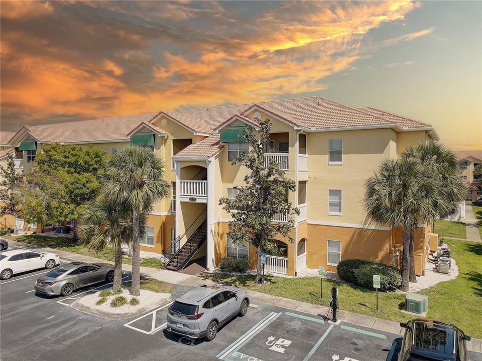 Recently Sold: $267,500 (2 beds, 2 baths, 985 Square Feet)