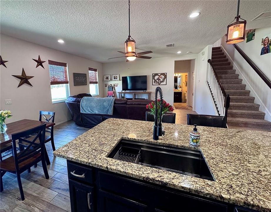 For Sale: $469,995 (4 beds, 3 baths, 2598 Square Feet)