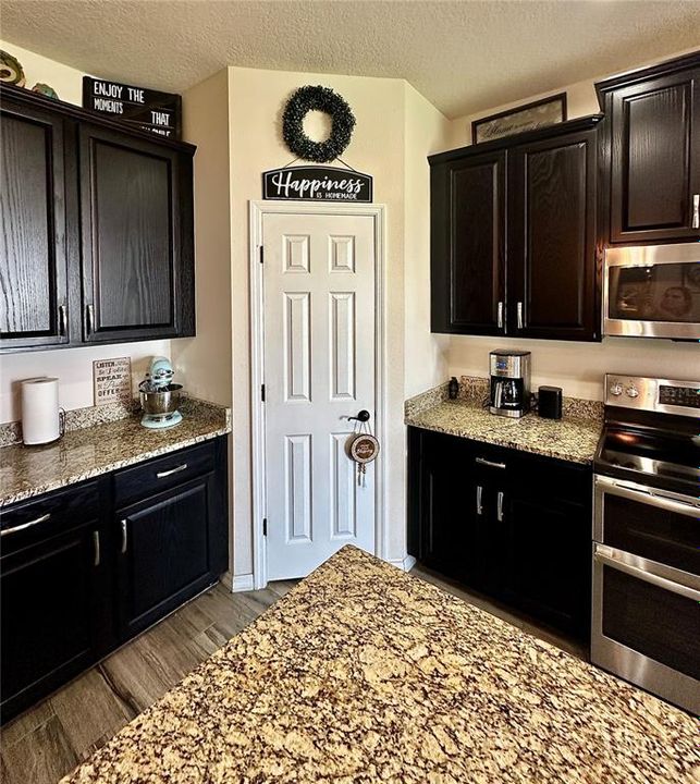 For Sale: $469,995 (4 beds, 3 baths, 2598 Square Feet)