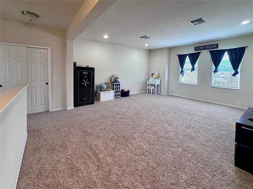 For Sale: $469,995 (4 beds, 3 baths, 2598 Square Feet)