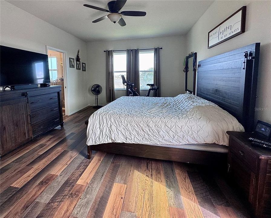 For Sale: $469,995 (4 beds, 3 baths, 2598 Square Feet)